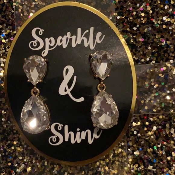 BEAUTIFUL EARRING AND CLUTCH DUO - Picture 2 of 2